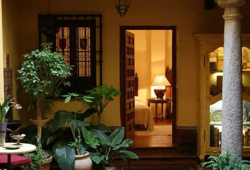 هتل Almunia De San Miguel