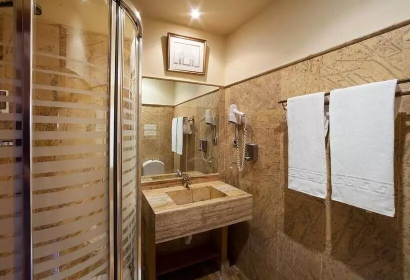 هتل Almunia De San Miguel