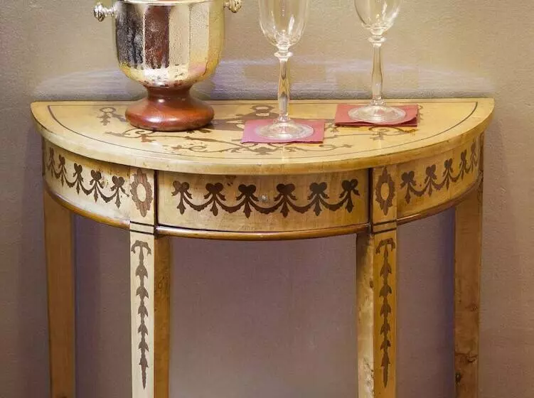 هتل Almunia De San Miguel