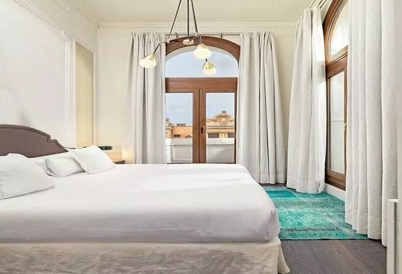 Boutique Hotel H10 Villa de La Reina