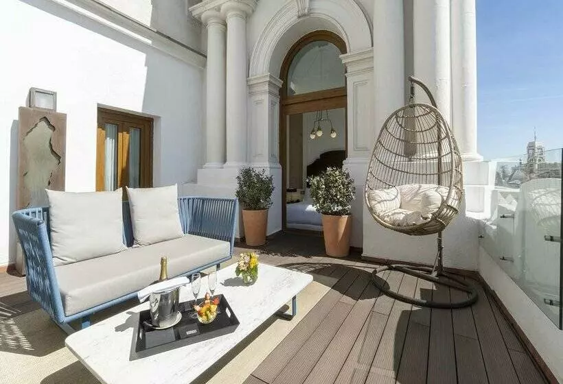 Boutique Hotel H10 Villa de La Reina