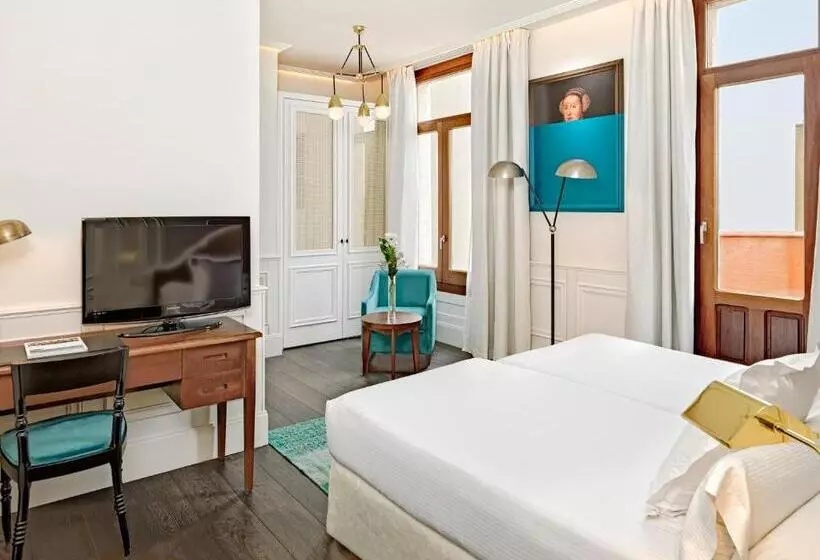 Boutique Hotel H10 Villa de La Reina