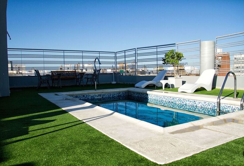 هتل Howard Johnson By Wyndham Rosario