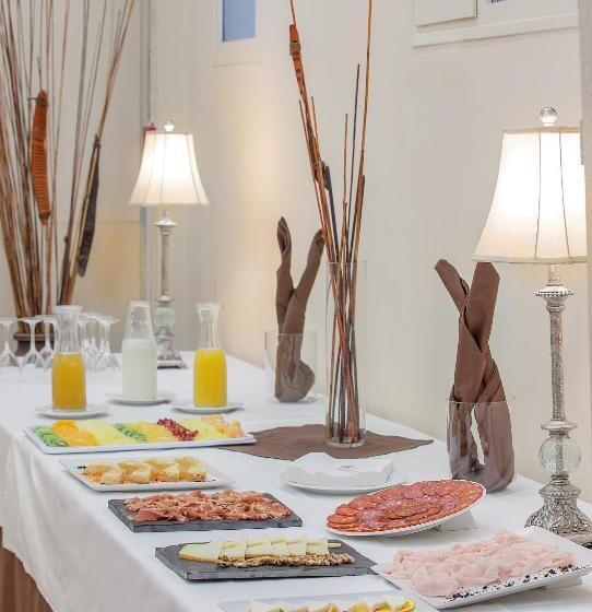 Отель Rosaleda Don Pedro