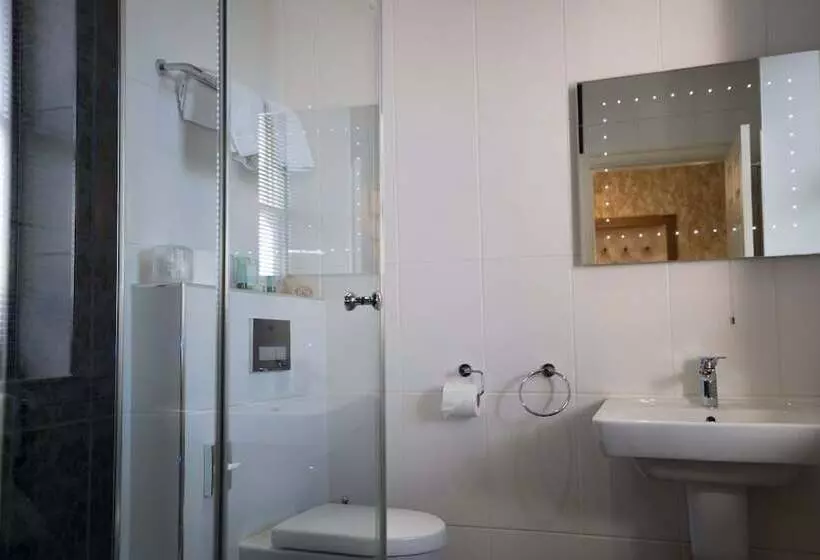 호텔 The Cranleigh Boutique