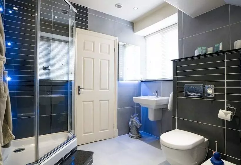 호텔 The Cranleigh Boutique