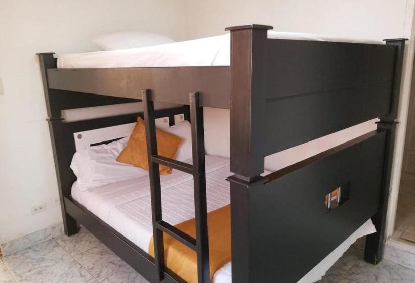 הוסטל La Villa De Montenegro