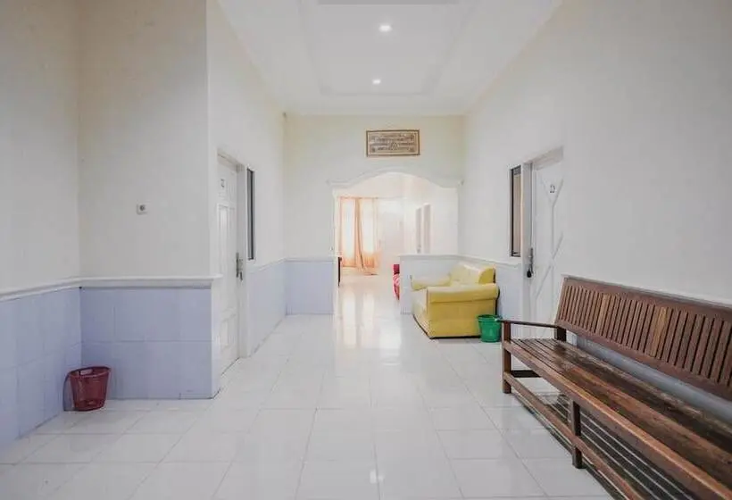 ホテル Reddoorz Syariah Near Suzuya Mall Banda Aceh