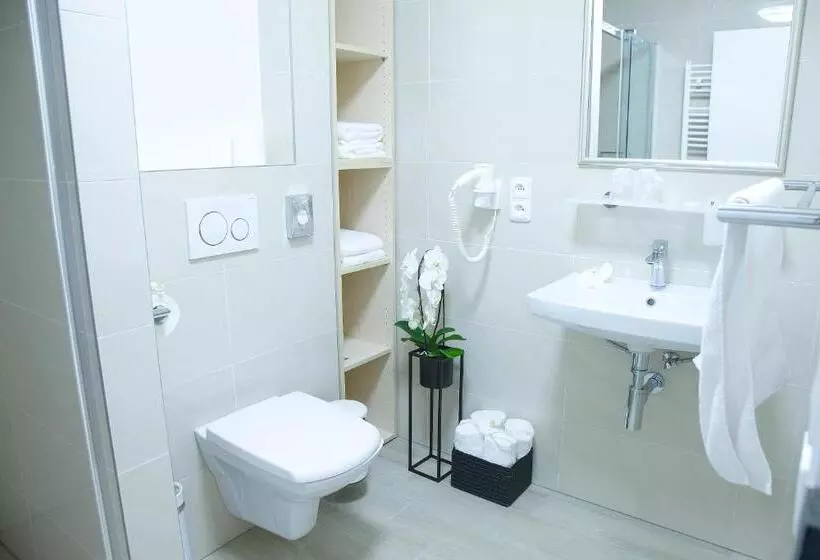 ペンション Penzion Tenis Htk