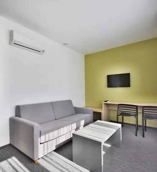 ペンション Penzion Tenis Htk