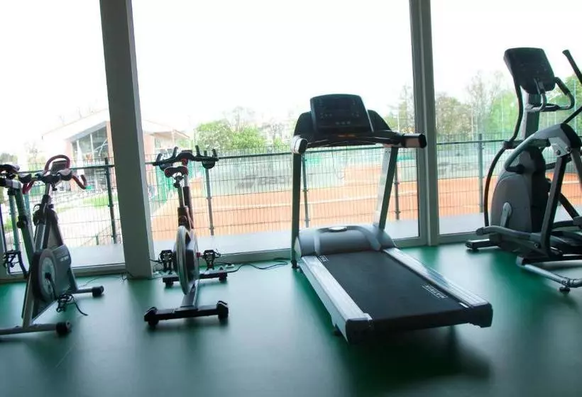 ペンション Penzion Tenis Htk