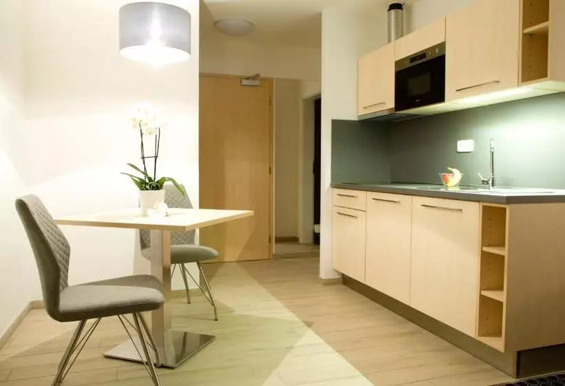 ペンション Penzion Tenis Htk