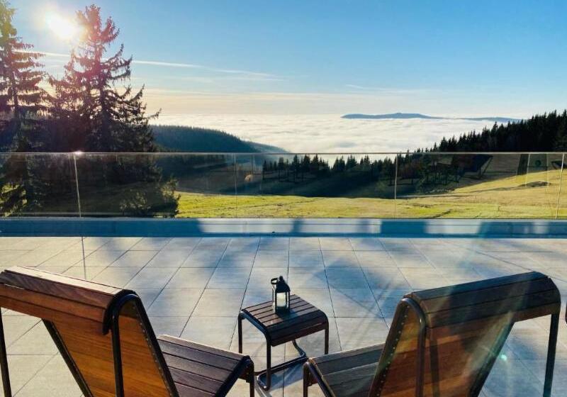 هتل Tetřeví Boudy