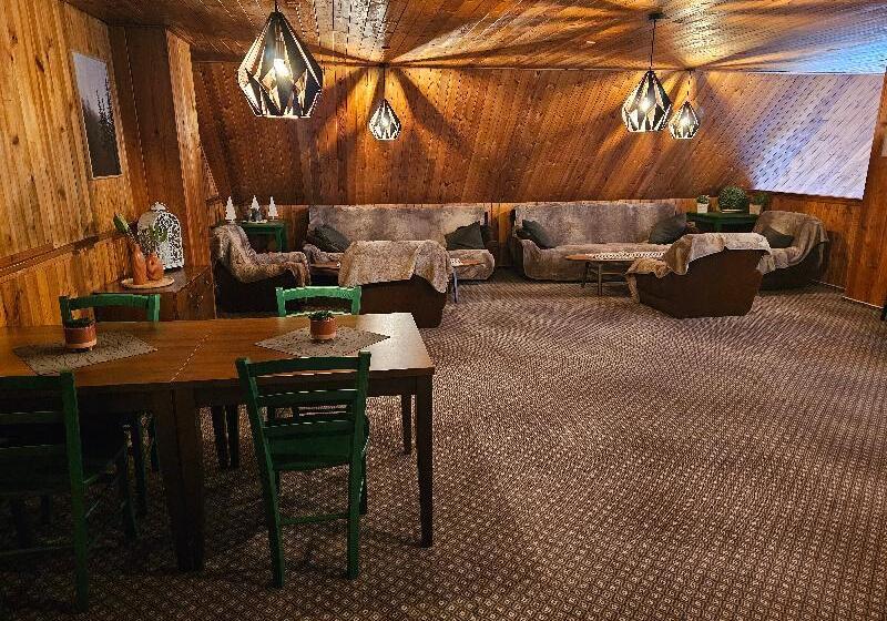 هتل Tetřeví Boudy