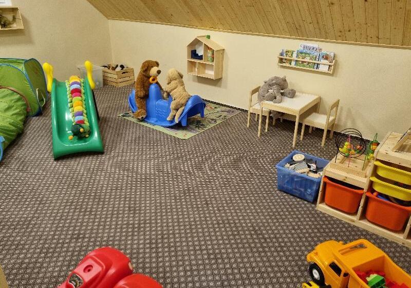 هتل Tetřeví Boudy