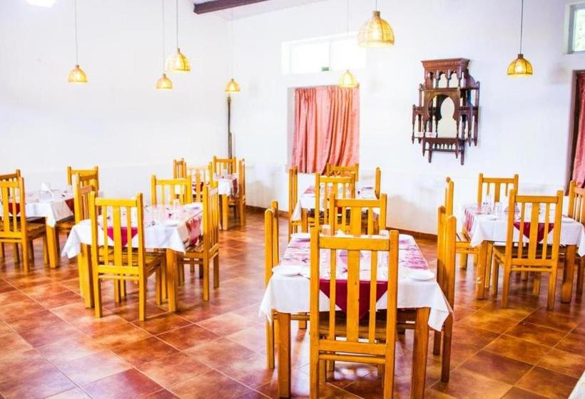 הוסטל Mystique Ville