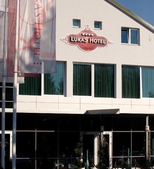 هتل Luka's