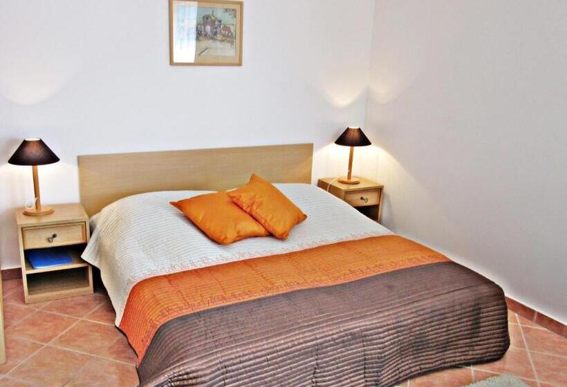 Pensão Süle Apartments & Rooms