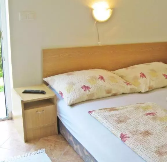 پانسیون Süle Apartments & Rooms