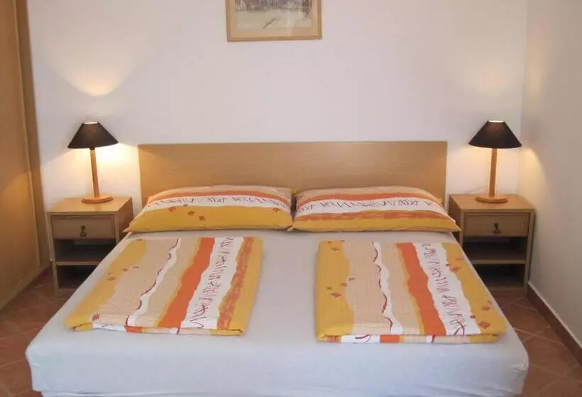 پانسیون Süle Apartments & Rooms