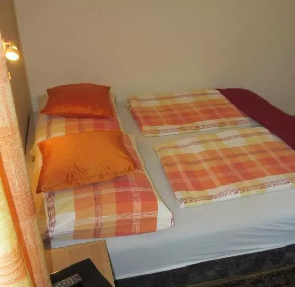 پانسیون Süle Apartments & Rooms