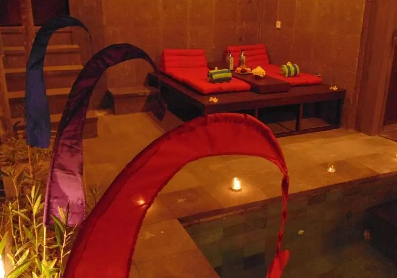 Hotelli Bali Elephants Boutique Villa