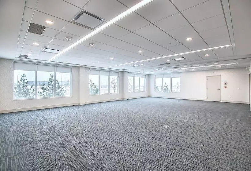 ホテル Holiday Inn Express & Suites   Calgary Airport Trail Ne, An Ihg