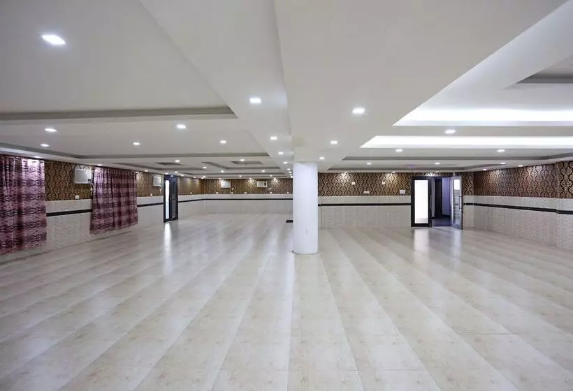 هتل Mahabir Sheraton By Oyo Rooms