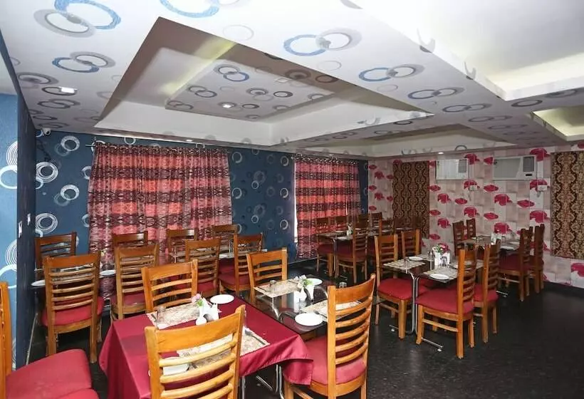 هتل Mahabir Sheraton By Oyo Rooms