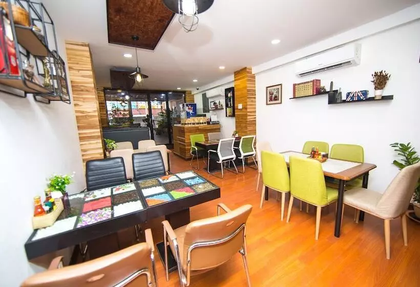 Lao Lao Cafe And Hostel