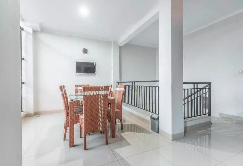 Hotel Oyo Life 2335 Kos 89