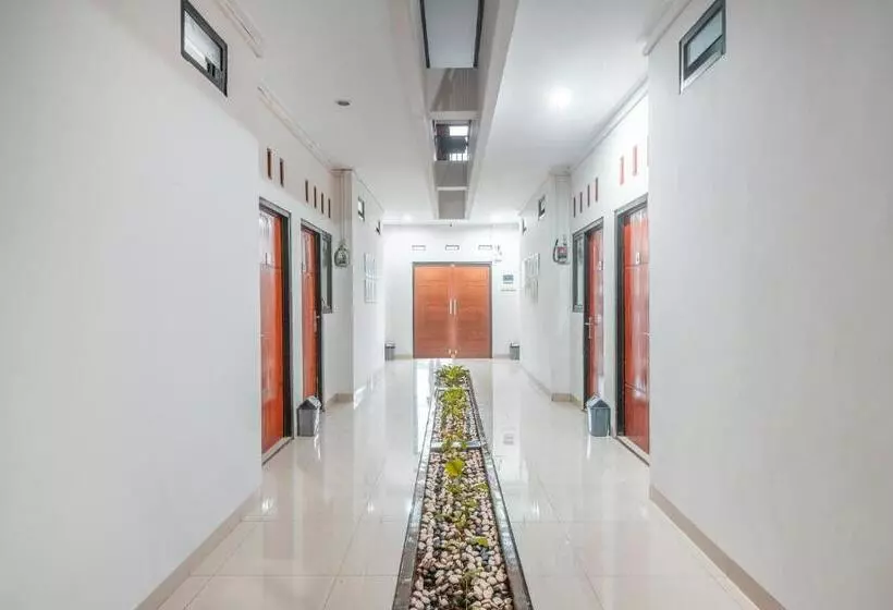 Hotel Oyo Life 2335 Kos 89