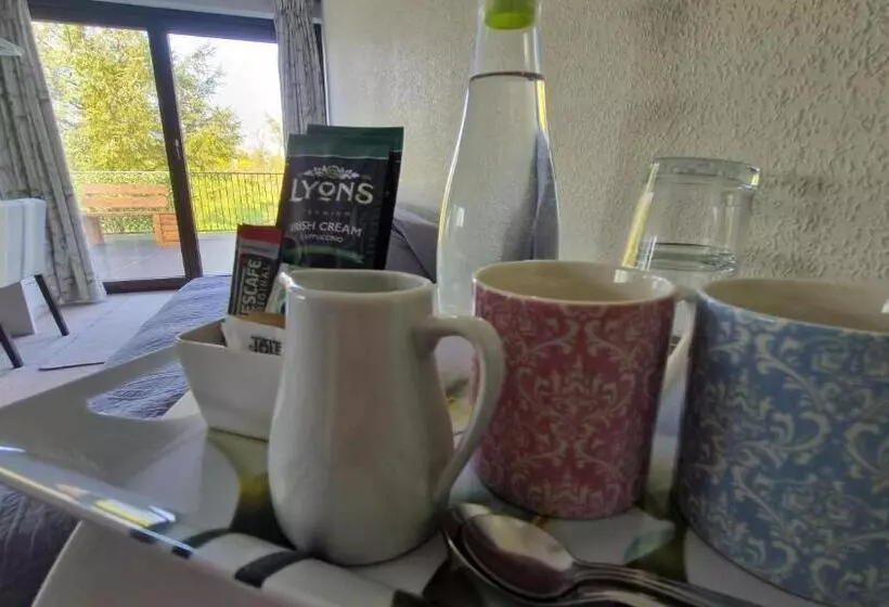 Отель Golden Hill Guest House