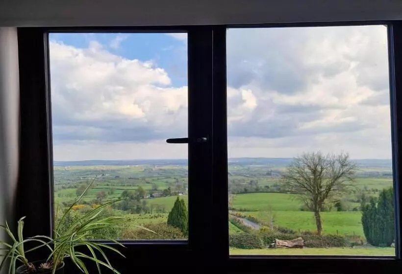 Отель Golden Hill Guest House