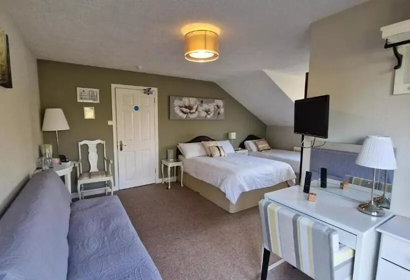 Отель Golden Hill Guest House