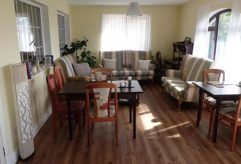 Отель Golden Hill Guest House