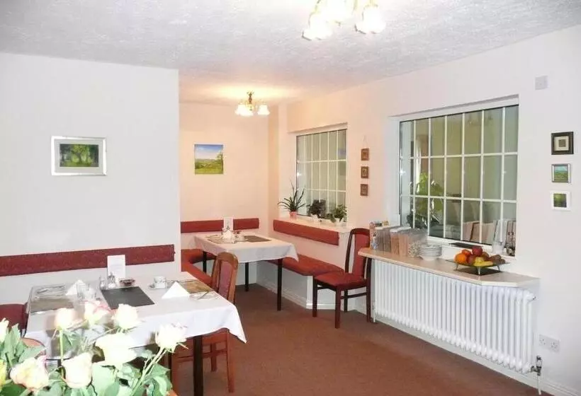 Отель Golden Hill Guest House