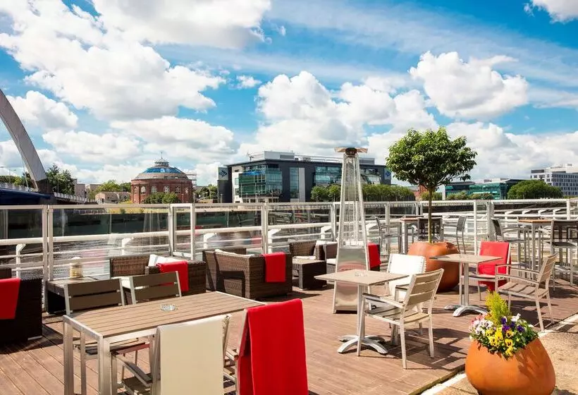 هتل Hilton Garden Inn Glasgow City Centre