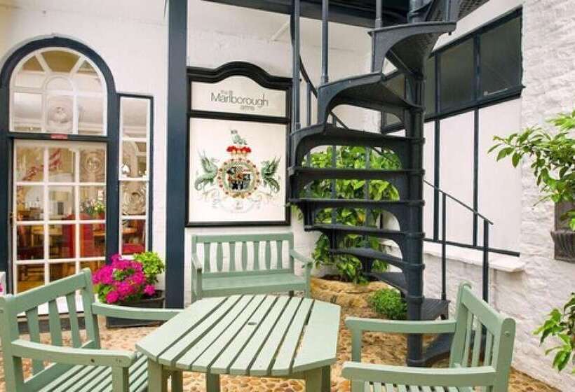 ホテル Marlborough Arms