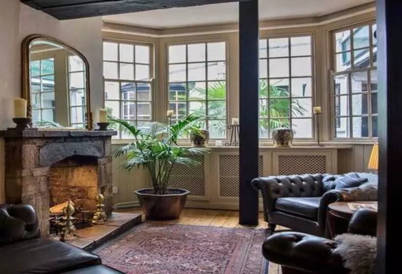 בית מלון כפרי Marlborough Arms