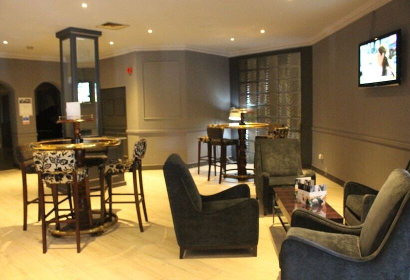 בית מלון כפרי Mercure Chester North Woodhey House