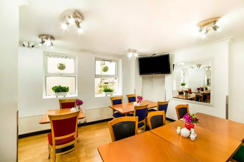 호텔 OYO Townhouse New England Victoria