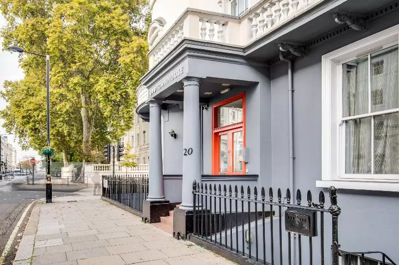 호텔 OYO Townhouse New England Victoria