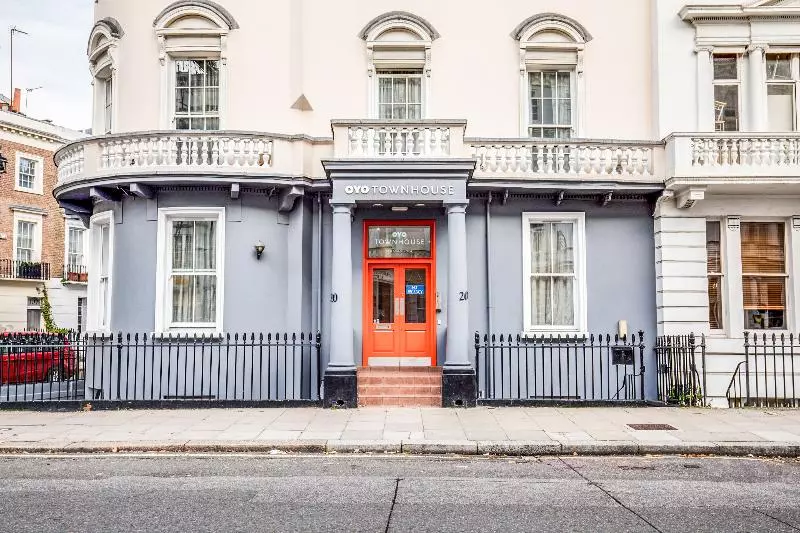 호텔 OYO Townhouse New England Victoria