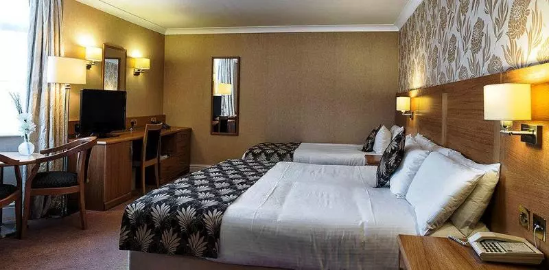 هتل Weetwood Hall Estate