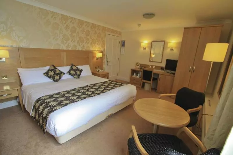 هتل Weetwood Hall Estate