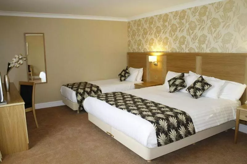 هتل Weetwood Hall Estate