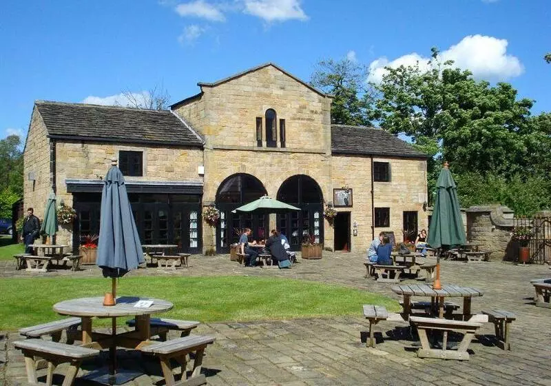 هتل Weetwood Hall Estate