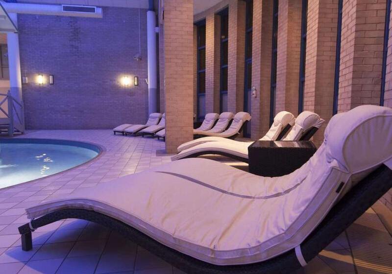 Resort Gloucester Robinswood Hotel, Bw Signature Collection