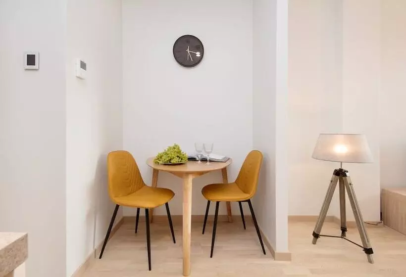 8era Business Executive Rotermanni Apts